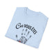 T-shirt bleu clair plié avec l'inscription Car vous êtes et une empreinte de main avec un cœur.
