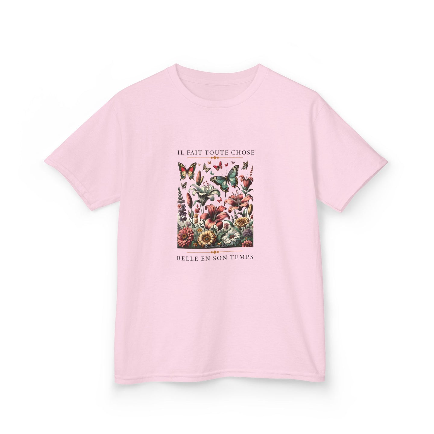 T-shirt rose pour enfant avec une illustration de fleurs et papillons et une inscription en français.