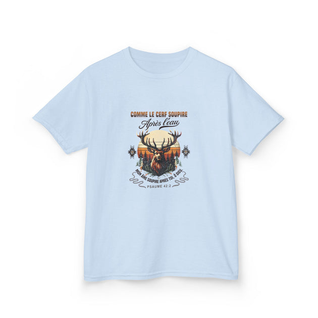 T-shirt bleu clair pour enfant avec une illustration de cerf et le texte Psaume 42:2.