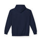 Sweat à capuche bleu marine pour homme avec une coupe décontractée et une capuche doublée.