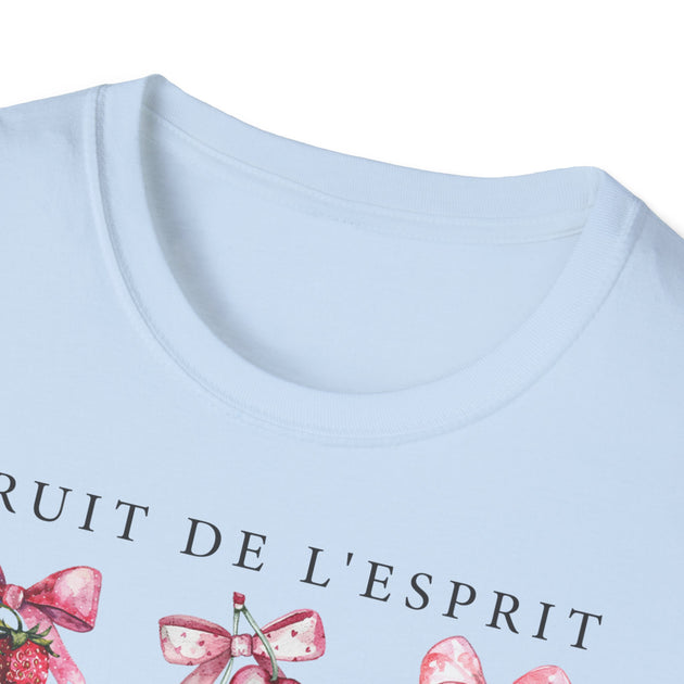 T-shirt bleu clair pour femme avec l'inscription Fruit de l'Esprit et des motifs de cerises.