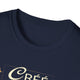 T-shirt bleu marine pour femme avec un col rond côtelé et une inscription imprimée.