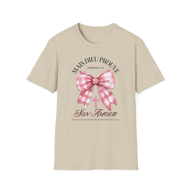 T-shirt beige pour femme avec un motif de nœud vichy rose, une croix et un verset biblique.