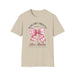 T-shirt beige pour femme avec un motif de nœud vichy rose, une croix et un verset biblique.