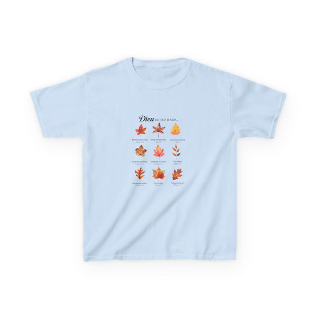 T-shirt bleu clair pour enfant orné d'un motif de feuilles et de textes bibliques en français.