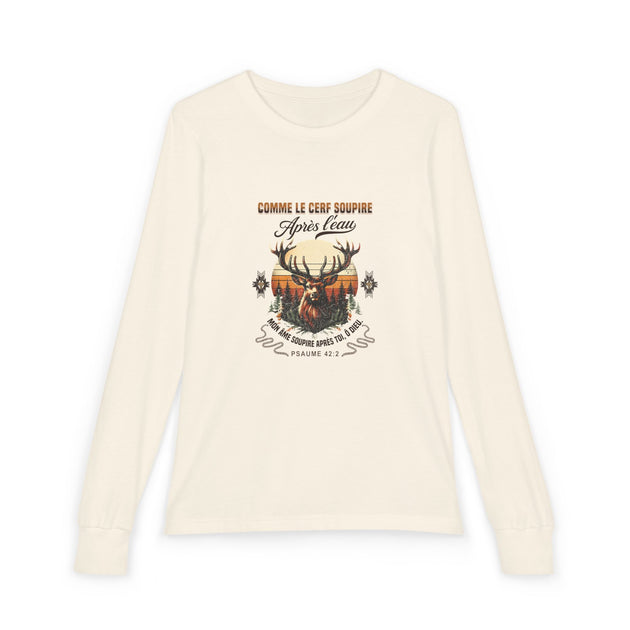 T-shirt à manches longues beige pour enfant avec un motif de cerf et un texte religieux.