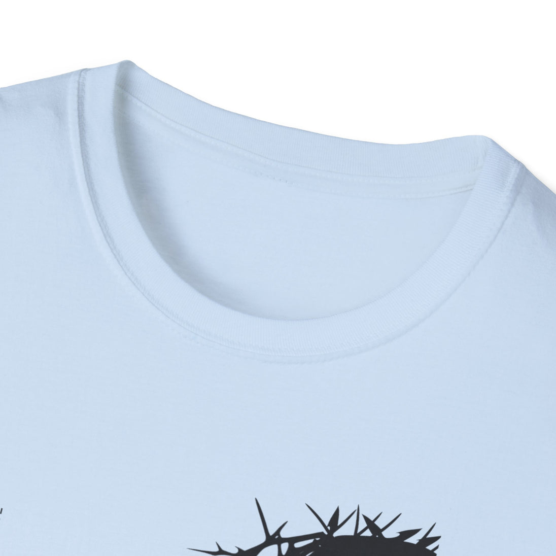 T-shirt blanc à col rond avec un motif de couronne d'épines imprimé sur le bas.