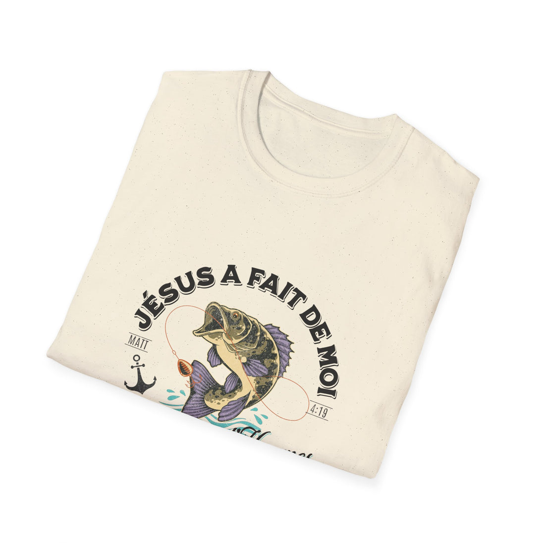 T-shirt beige plié avec une illustration de poisson, une ancre et le texte Jésus a fait de moi.