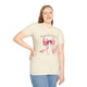 T-shirt beige pour femme orné d'un ruban rose aquarelle et d'une citation biblique.