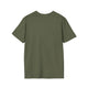 T-shirt pour homme de couleur vert olive, présenté de dos sur un fond blanc.