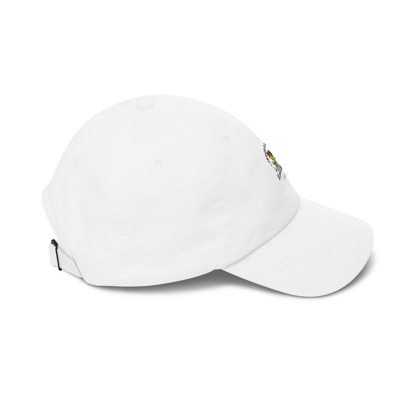 Casquette blanche en coton avec un petit motif brodé sur le côté.