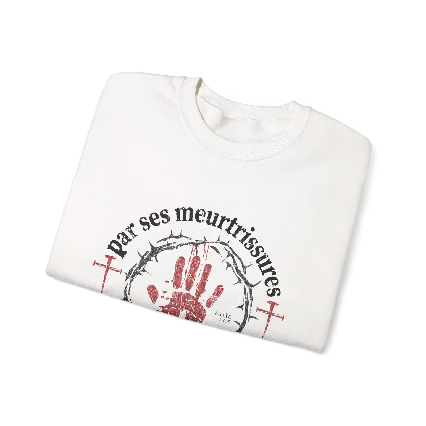 Sweat-shirt blanc plié avec une impression représentant une main ensanglantée et une couronne d'épines.