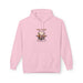 Sweat à capuche rose pour femme avec un motif de cerf et un texte religieux imprimé sur le devant.