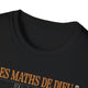 T-shirt noir à col rond avec l'inscription Les Maths de Dieu imprimée en lettres dorées.