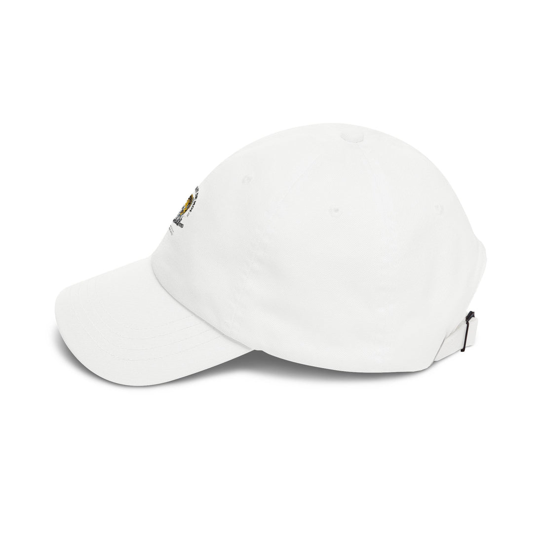 Casquette blanche en coton avec un petit motif brodé sur le côté.