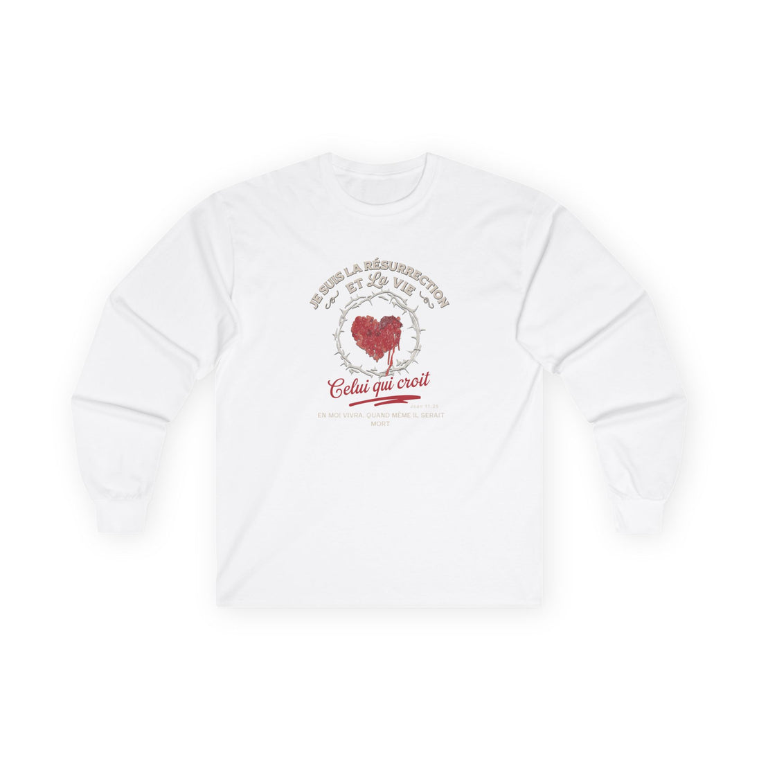 T-shirt blanc à manches longues pour homme avec un motif de cœur entouré d'épines.