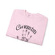Sweat-shirt rose pâle plié avec l'inscription Car vous êtes et une empreinte de main grise.