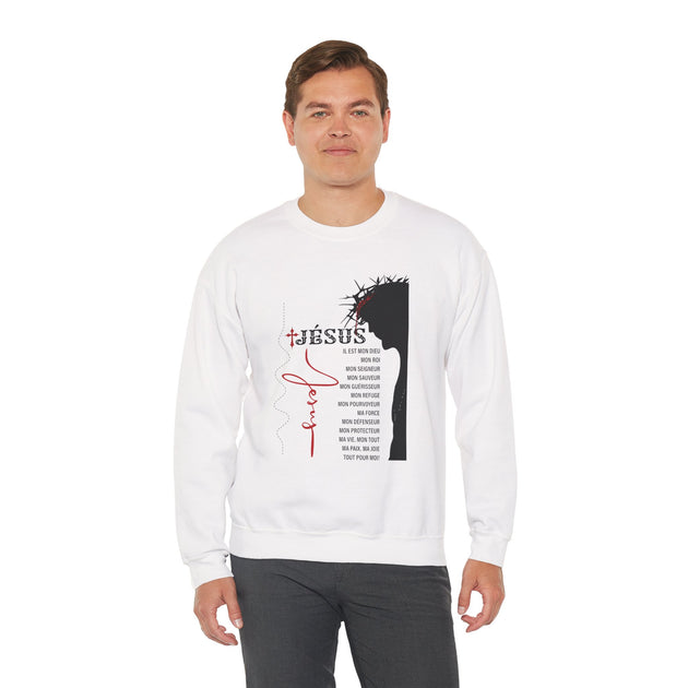 Sweatshirt blanc pour homme avec silhouette de Jésus, couronne d'épines et texte religieux.