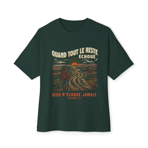T-shirt vert forêt à coupe ample avec une illustration de voyageur et un texte inspirant en français.