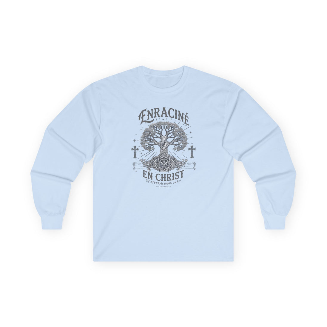 T-shirt à manches longues bleu clair avec un motif d'arbre et le texte Enraciné en Christ.