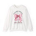 Sweatshirt blanc à col rond avec un motif de nœud vichy rose et une croix chrétienne.