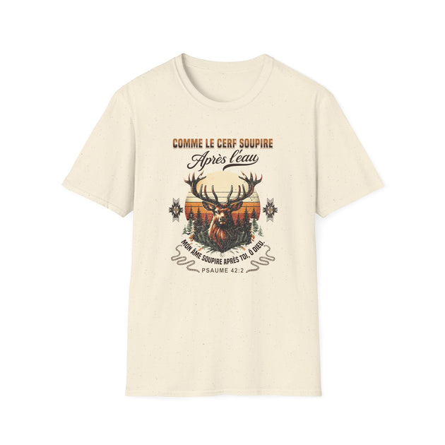 T-shirt beige pour femme orné d'une illustration vintage de cerf et d'un verset biblique.