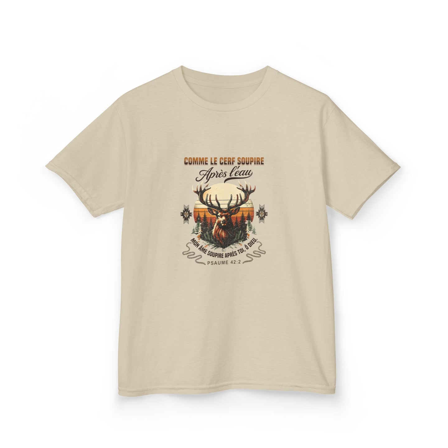 T-shirt beige pour enfant avec une illustration de cerf et le texte biblique Psaume 42:2.