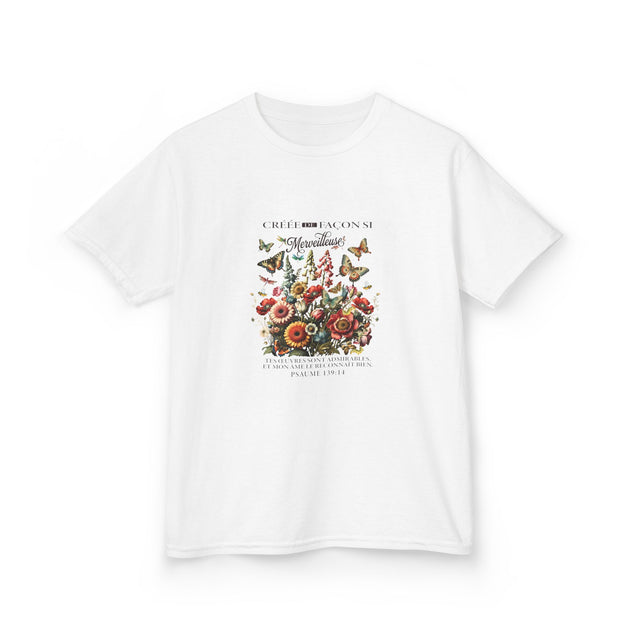 T-shirt blanc pour enfant orné d'un motif floral vintage, de papillons et d'un texte inspirant.
