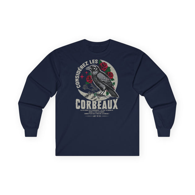T-shirt bleu marine à manches longues avec une illustration de corbeau et de roses.