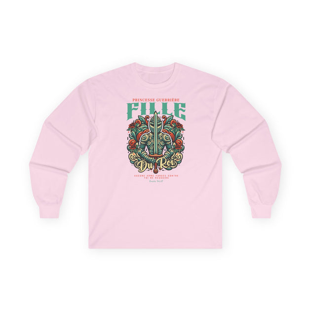 T-shirt rose à manches longues pour femme avec une illustration de chevalier et texte religieux.