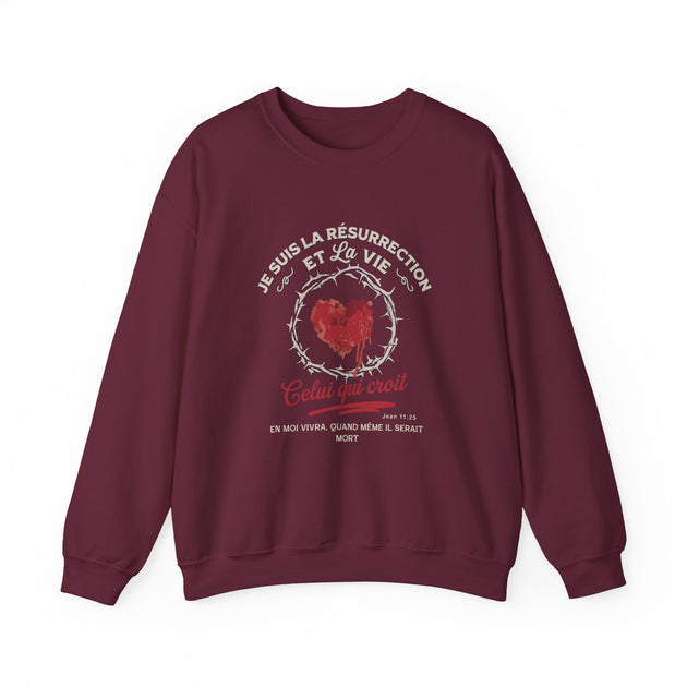 Sweat-shirt bordeaux pour femme avec un motif de cœur couronné d'épines et un texte religieux.