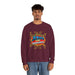 Un homme porte un sweatshirt bordeaux avec l'inscription Jésus est mon superhéros en style comics.