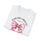 T-shirt blanc pour femme avec un nœud vichy rose et l'inscription Mais Dieu prouve Romains 5:8.