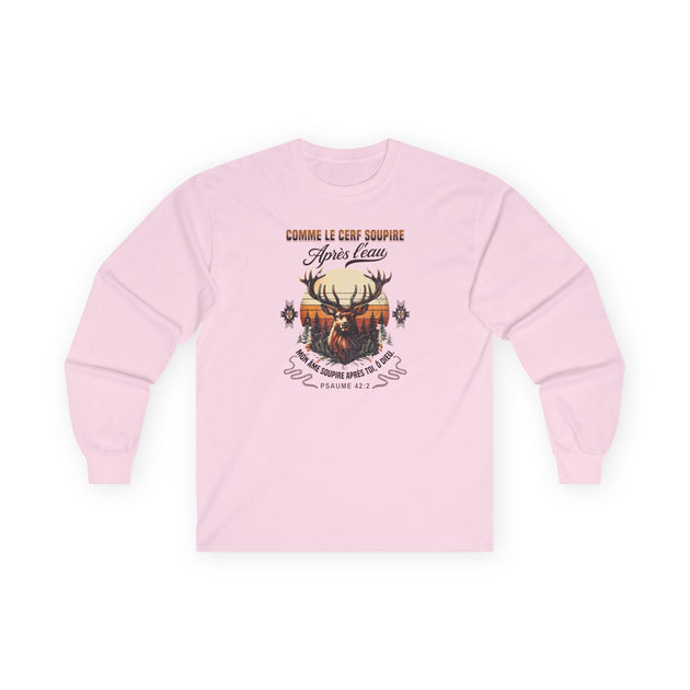 T-shirt rose à manches longues avec un motif de cerf et le texte biblique Psaume 42:2.