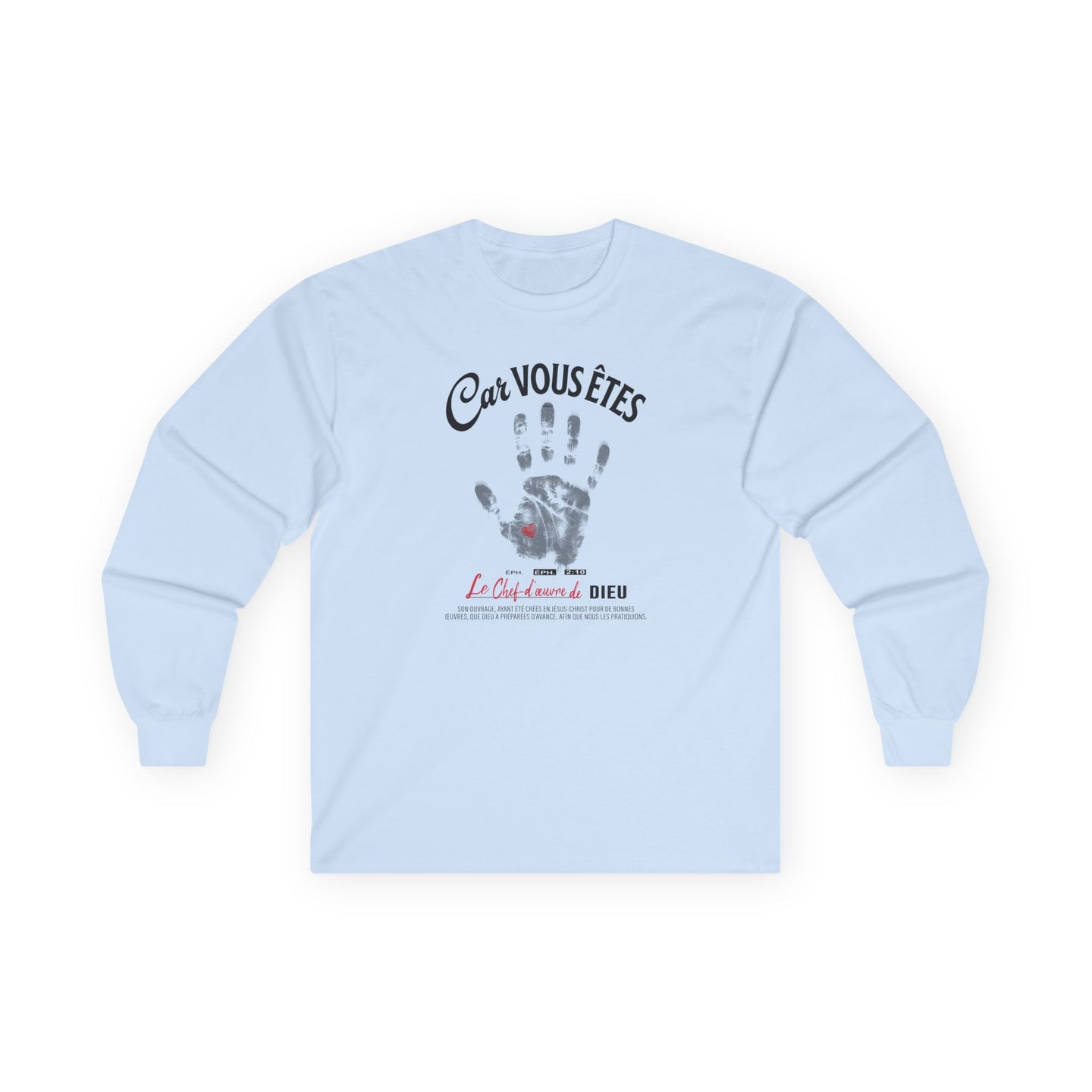 T-shirt bleu clair à manches longues avec une empreinte de main et un message chrétien imprimé.