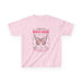 T-shirt rose pour enfant avec un motif de papillon et un texte religieux en français.
