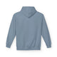 Vue arrière d'un sweat à capuche bleu uni pour femme avec une coupe décontractée.