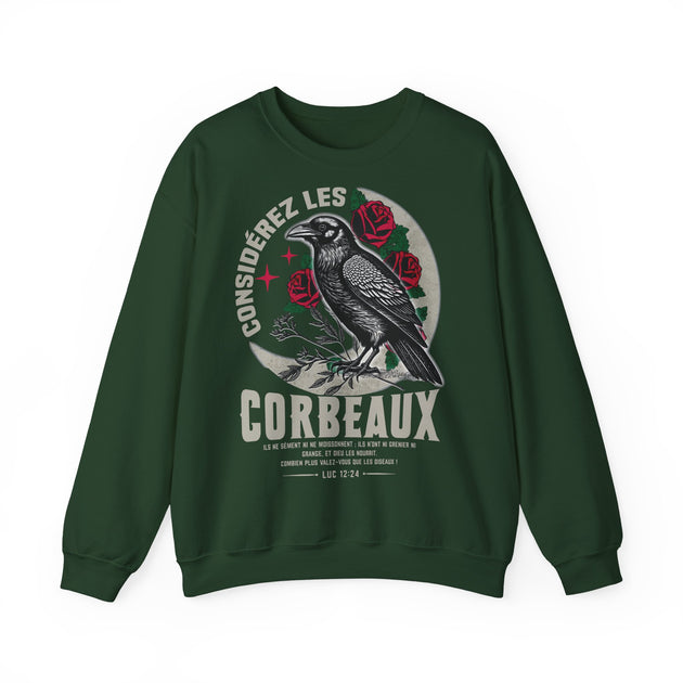 Sweat-shirt vert forêt avec une illustration de corbeau, de roses et un verset biblique.