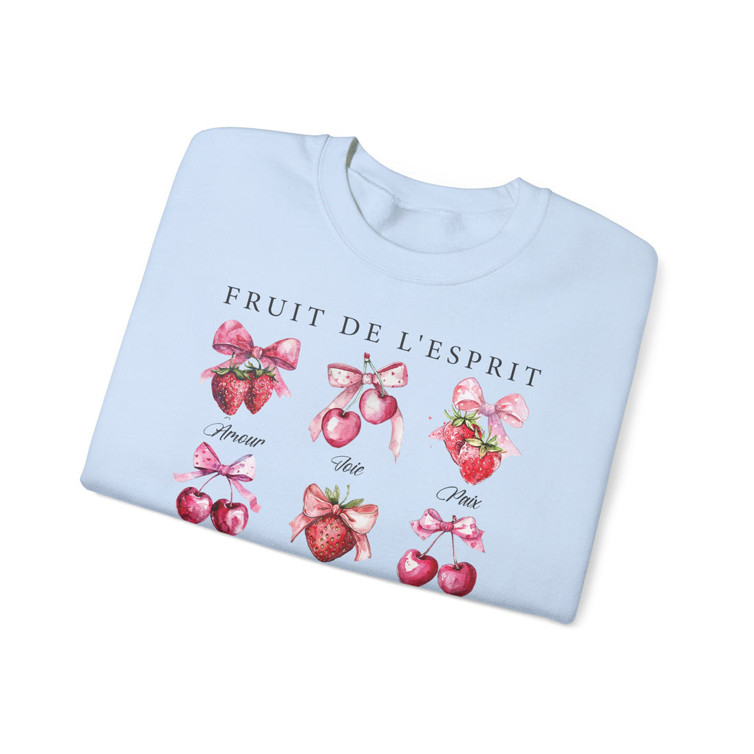 Sweat-shirt bleu clair orné d'illustrations de fruits et de nœuds avec le texte Fruit de l'Esprit.