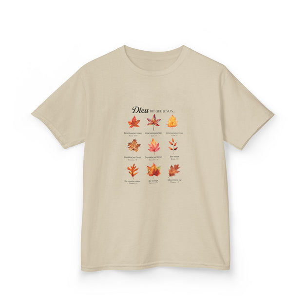 T-shirt beige pour enfant orné d'un motif de feuilles et de textes spirituels en français.