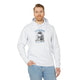 Homme portant un sweat à capuche blanc avec illustration de Jésus et texte Il Est Ressuscité.