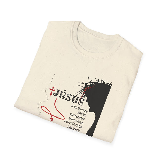 T-shirt beige plié avec une illustration de profil de Jésus portant une couronne d'épines.