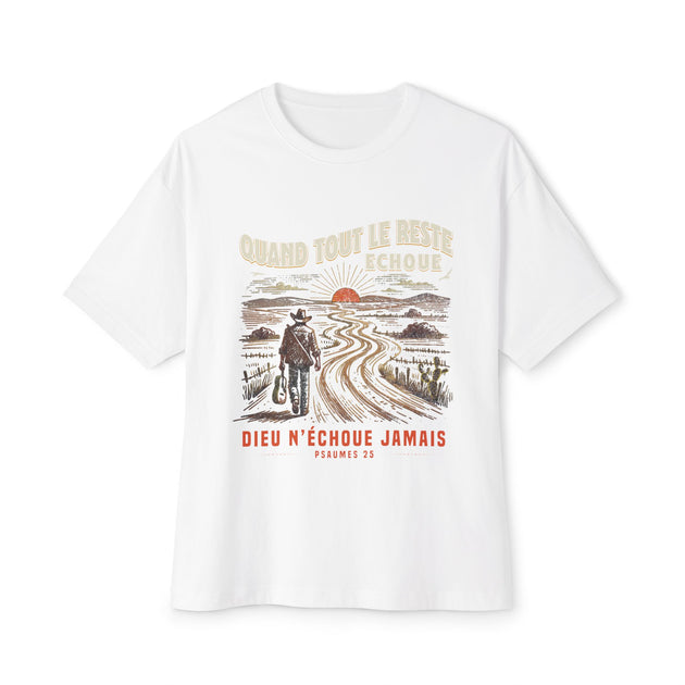 T-shirt blanc avec illustration d'un voyageur et texte biblique en français sur la foi.