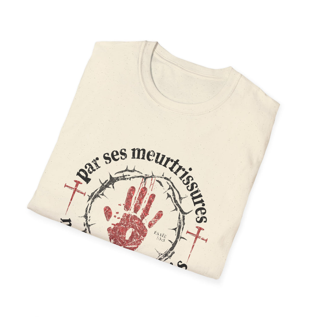 T-shirt beige plié avec une impression représentant une couronne d'épines et une main rouge.