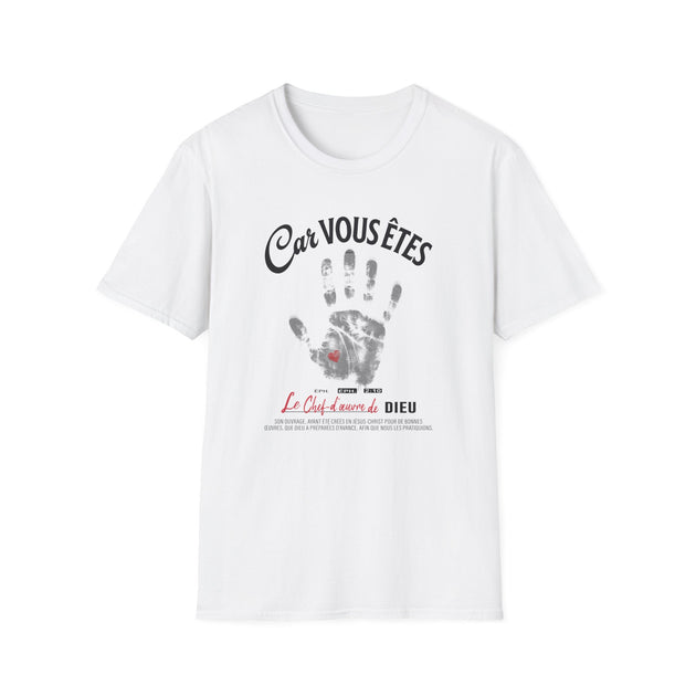 T-shirt blanc pour homme avec une empreinte de main et un texte religieux imprimés sur le torse.