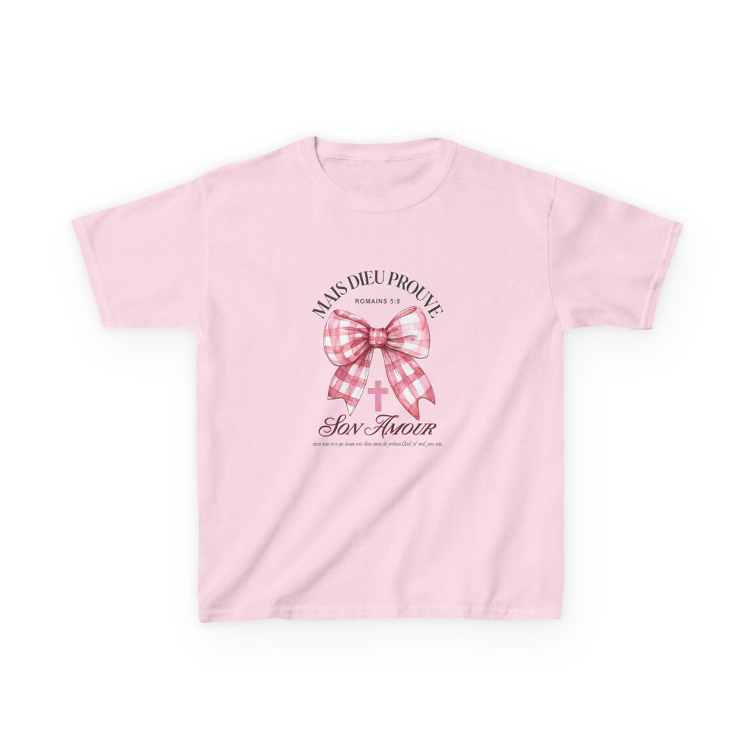 T-shirt rose pour enfant avec un motif de nœud vichy, une croix et le texte Mais Dieu prouve son amour.