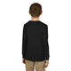 Vue arrière d'un enfant portant un t-shirt noir à manches longues en coton.