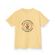 T-shirt jaune pour enfant avec une illustration religieuse centrée sur une main rouge.
