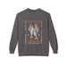 Sweatshirt gris à col rond avec une illustration de pains et poissons et le texte Les Maths de Dieu.