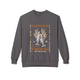 Sweatshirt gris à col rond avec une illustration de pains et poissons et le texte Les Maths de Dieu.